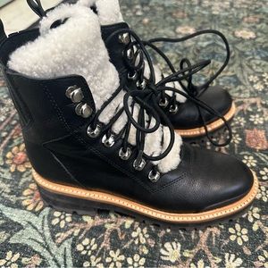 Marc Fisher Izzie Lugsole Ankle Boot Size 5